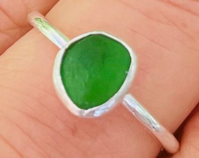 Sea glass ring - green