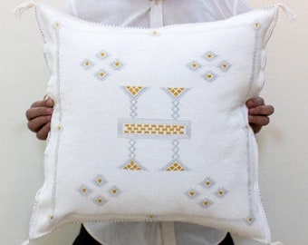 Sabra Silk Pillow, Moroccan Silk Pillow, 20x20 Berber Pillow, Natural White Sofa Pillow, Bed Pillow, Bohemian Home, Abstract Design Cushion