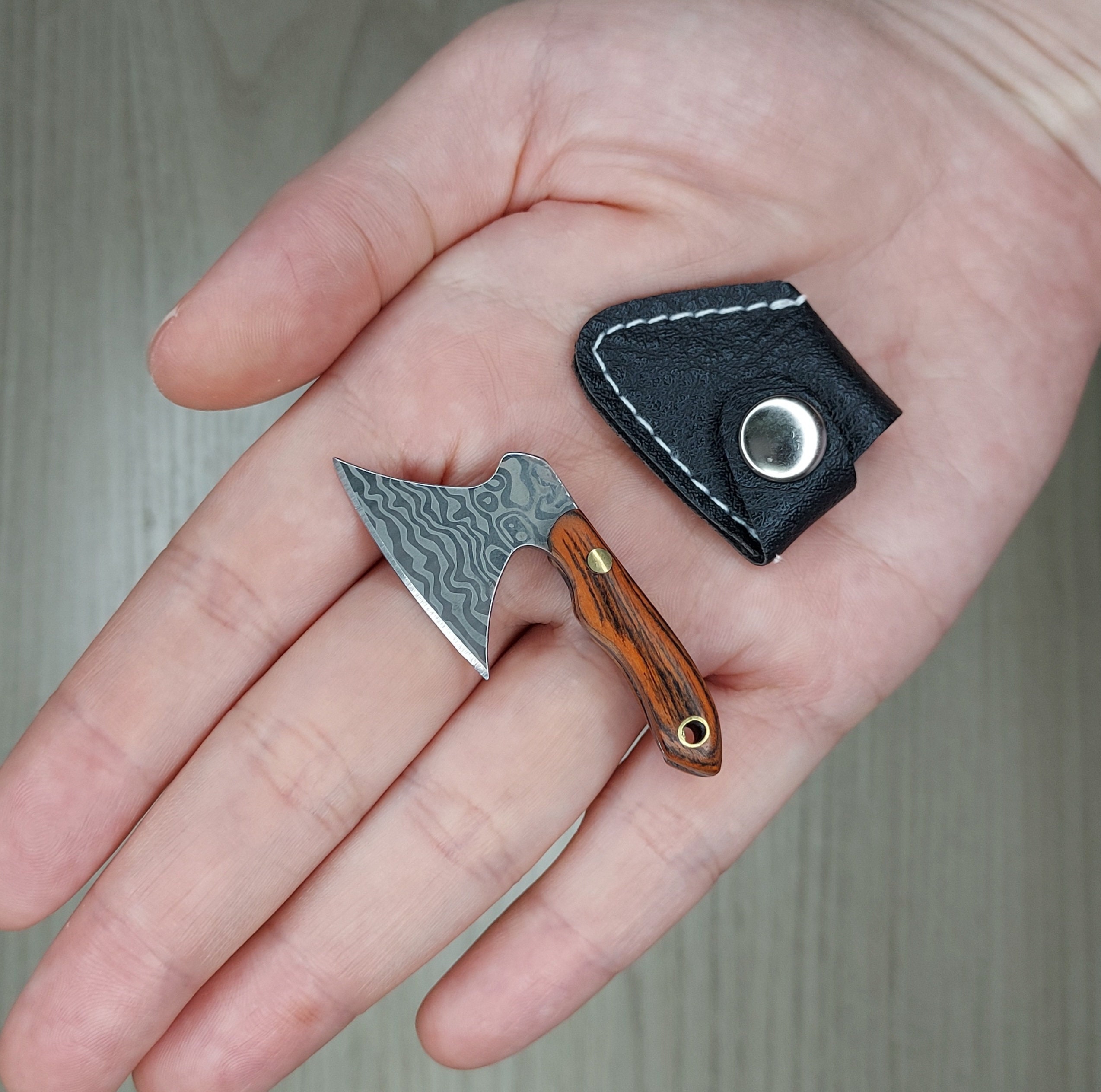 Mini Rocket Folding Knife Keyring Pendant Pocket Knives Collectibles Gifts