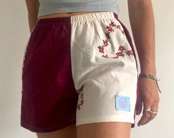 Short coton Short léger Short tendance homme Short upcyclé Short bordeaux Short fleurs Short été Short confortable Short unisexe Short femme