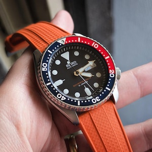 Grid Premium FKM Rubber Watch Strap 20mm 22mm Quick-Release Watch Band Replacement