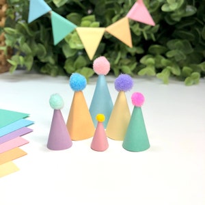 DIY Mini Partyhüte Set 20 / 24 Stück für Schleichtiere Dekoration Kinder Geburtstag Motto Kindergeburtstag Waldtiere Party Deko Pastell 24 Stück