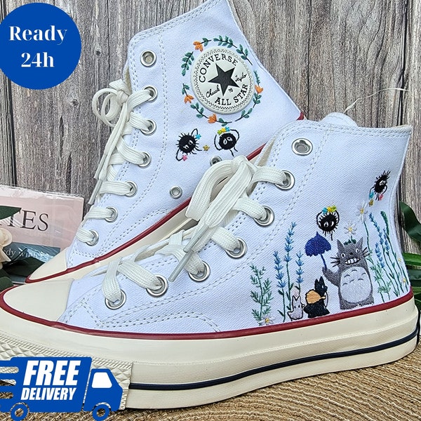 White Converse Embroidered Totoro/ White Converse Custom/ Embroideres Anime With Shoes/ Custom Converse/ Gift shoes/ Gift Birth Day