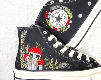 Zapatos Converse personalizados Chuck Taylor Mushrooms bordados / Hongos bordados Converse negro / Hongos zapatos bordados