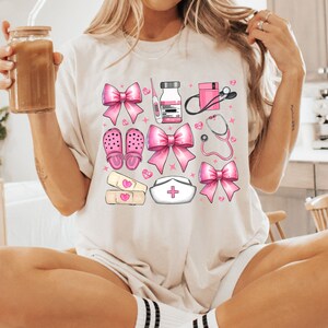 Sjuksköterska kokett rosett png sublimeringsdesign nedladdning, sjuksköterska liv png, omvårdnad png, sjuksköterska kärlek png, sublimerade designer nedladdning bild 3