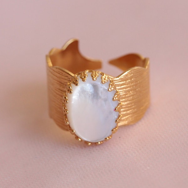 Large adjustable mother-of-pearl ring gilded with 24-carat fine gold / natural stone mother-of-pearl ring / Marina women's jewelry