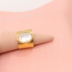 Mother-of-pearl ring, large stainless steel ring / adjustable gold-plated natural mother-of-pearl ring / women&#39;s gift ring / mother-of-pearl jewelry