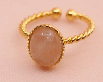 Thin rose quartz ring with adjustable oval stone / Twisted natural rose quartz ring with fine gold plating / Carla pink ring