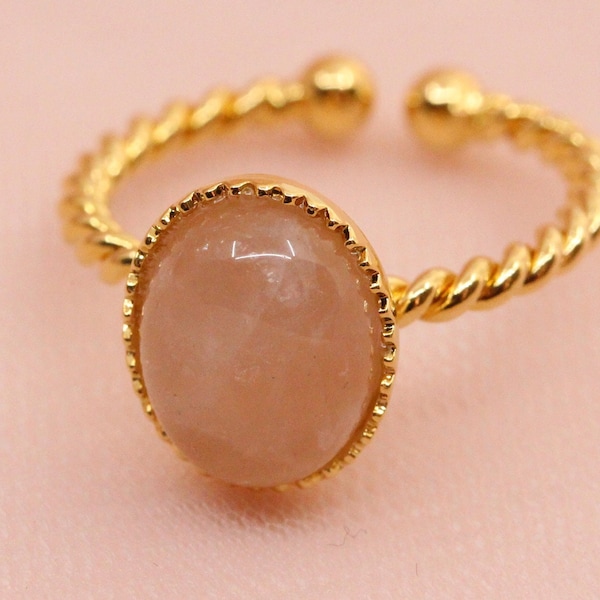 Thin rose quartz ring with adjustable oval stone / Twisted natural rose quartz ring with fine gold plating / Carla pink ring