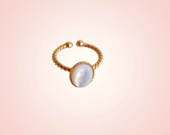 Thin gold-plated and mother-of-pearl oval natural stone ring/ twisted mother-of-pearl women's ring/ fine mother-of-pearl ring