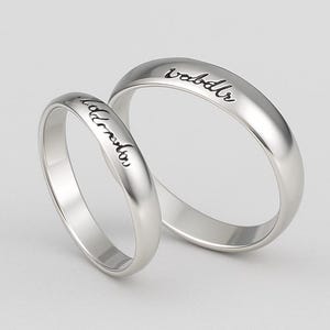 Anillo con nombre delicado personalizado • Anillos apilables personalizados • Anillo delgado personalizado • Regalo para damas de honor • Regalo para mamá con el nombre del bebé • REGALO PARA MADRES