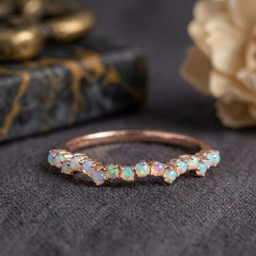 Anillo de ópalo natural, alianza de ópalo vintage, alianza de boda de ópalo, anillo de ópalo de oro rosa, delicado anillo de ópalo, anillo de piedra natal de octubre, anillo de alianza a juego