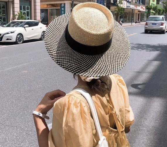 Hat Carrying Beach Bag in Dark Straw