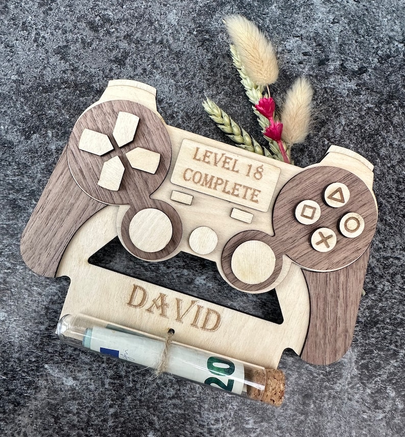 Controller Karte/ Zocker Karte/ mit Name & Zahl/ Wunscherfüller/ Geschenkkarte aus Holz/ Geburtstagskarte / Überraschung/ Geldgeschen Bild 1