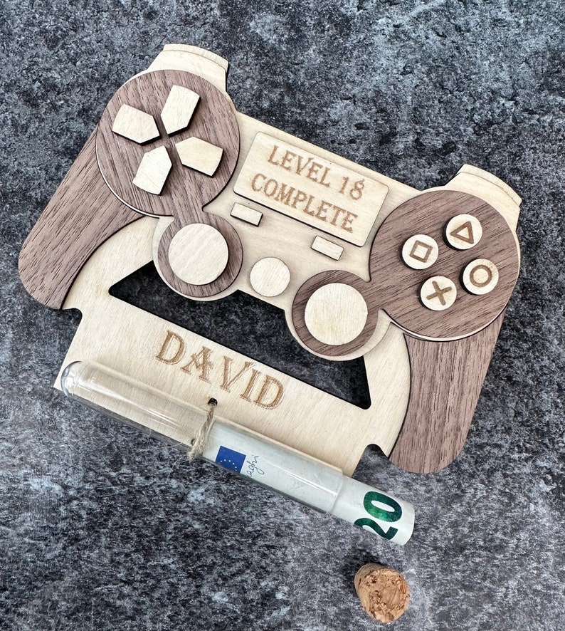 Controller Karte/ Zocker Karte/ mit Name & Zahl/ Wunscherfüller/ Geschenkkarte aus Holz/ Geburtstagskarte / Überraschung/ Geldgeschen Bild 3