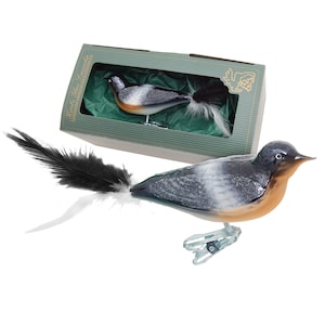 Naturally decorated 10 cm glass bird - bullfinch - on clip with 6 cm feather tail, mouth-blown and elaborately hand-decorated