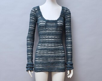 Top de crochet transparente de manga larga azul petróleo G Gigli de Romeo Gigli, década de 1990