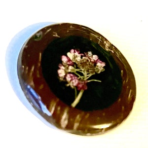 Wooden flower pendant