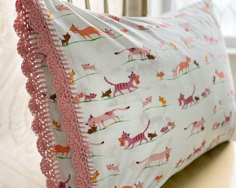 Taie d'oreiller chat rose vert orange fait main au crochet ; Bordure en tricot au crochet bio rose avec fermeture européenne. Taie d'oreiller au crochet