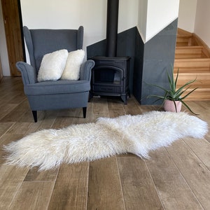 Curly Icelandic Sheepskin Long Wool SS-2-8