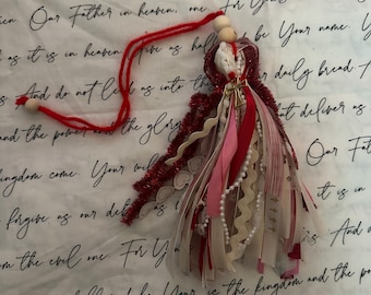 Regal Queen Red Tassel Bookmark