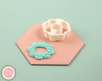 Bloemenkleisnijder: mini-oorringetje polymeerklei