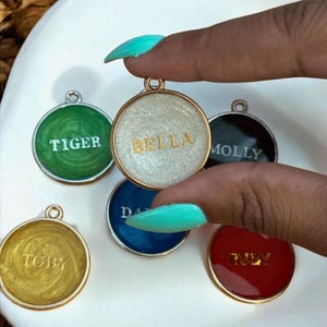 Custom Resin Pet Tag – Personalized Pet ID Tag for Dogs & Cats – Glitter, Minimalist, Name Tag – Durable Handmade Pet Tag