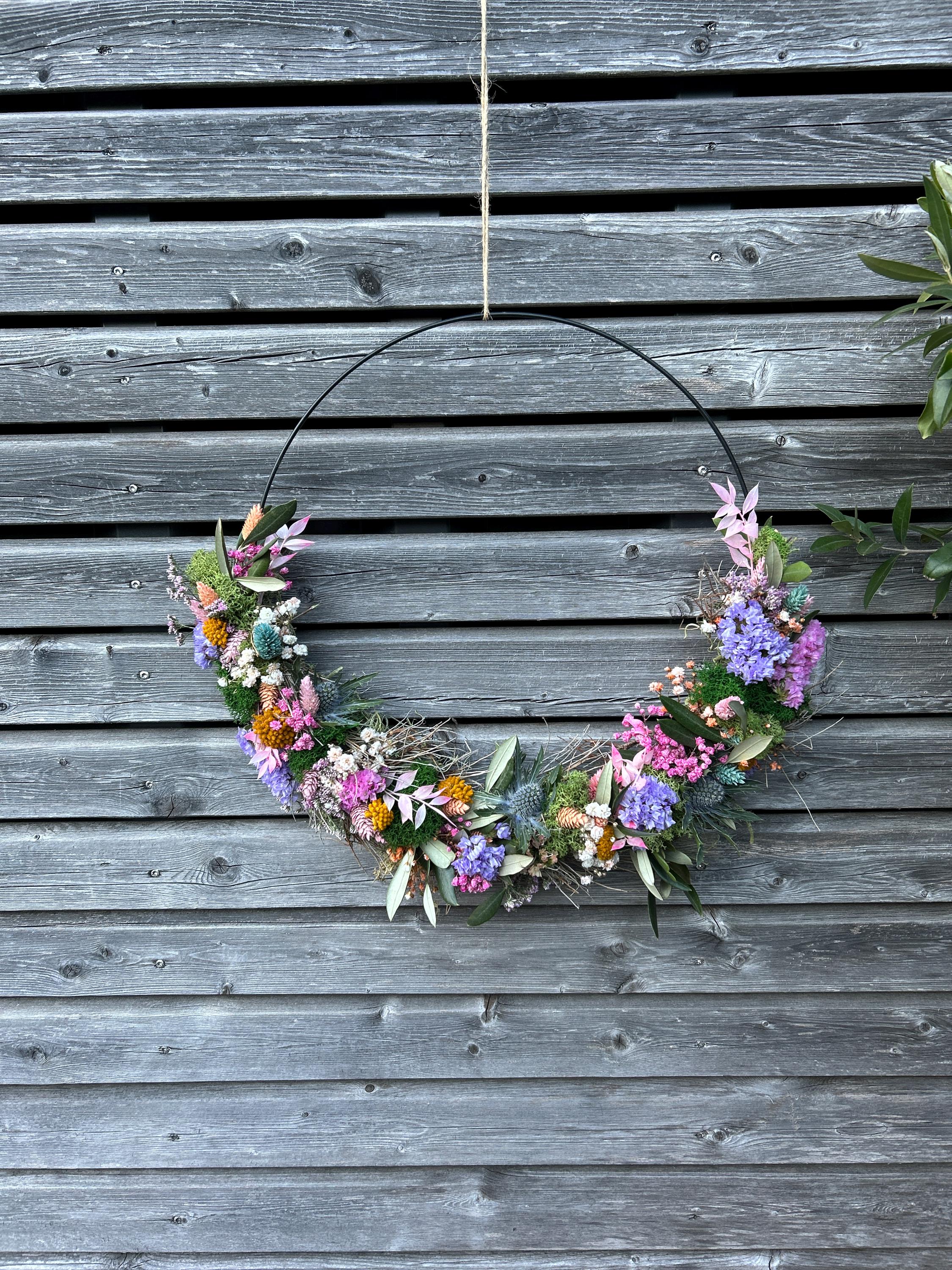 Trockenblumenkranz Sommer, Blumenkranz Tisch Deko, Türkranz mit Trockenblumen, Sommerkranz für die Tür, handgebundener Naturkranz Geschenk