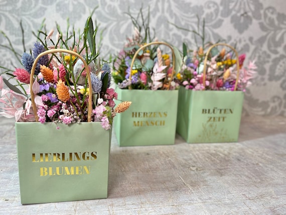 Blumiges Trockenblumengesteck und personalisierte Geschenkidee für Freundin-Geburtstaggeschenk für Frau-Pastell bunte Trockenblumen-Gesteck