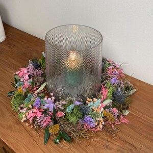 Trockenblumenkranz Frühling, Blumenkranz Tisch Deko, Türkranz mit Trockenblumen, Frühlingskranz für die Tür, handgebundener Naturkranz Gifts