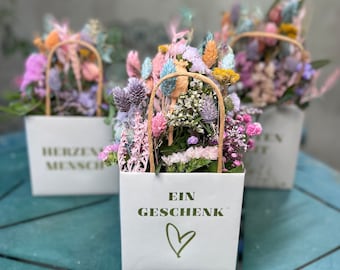 Summer dried flower arrangement - floral gift idea for girlfriend - birthday present for woman - small summer arrangement, dried flower bouquet