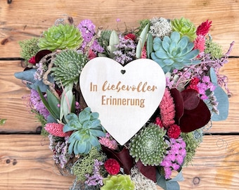 Mourning Heart - Floral Arrangement with Heart-Shaped Succulents - Grave Arrangement for Memorial Days - Long-Lasting Spring Mourning Decoration - Grave Decoration - Mourning Arrangement