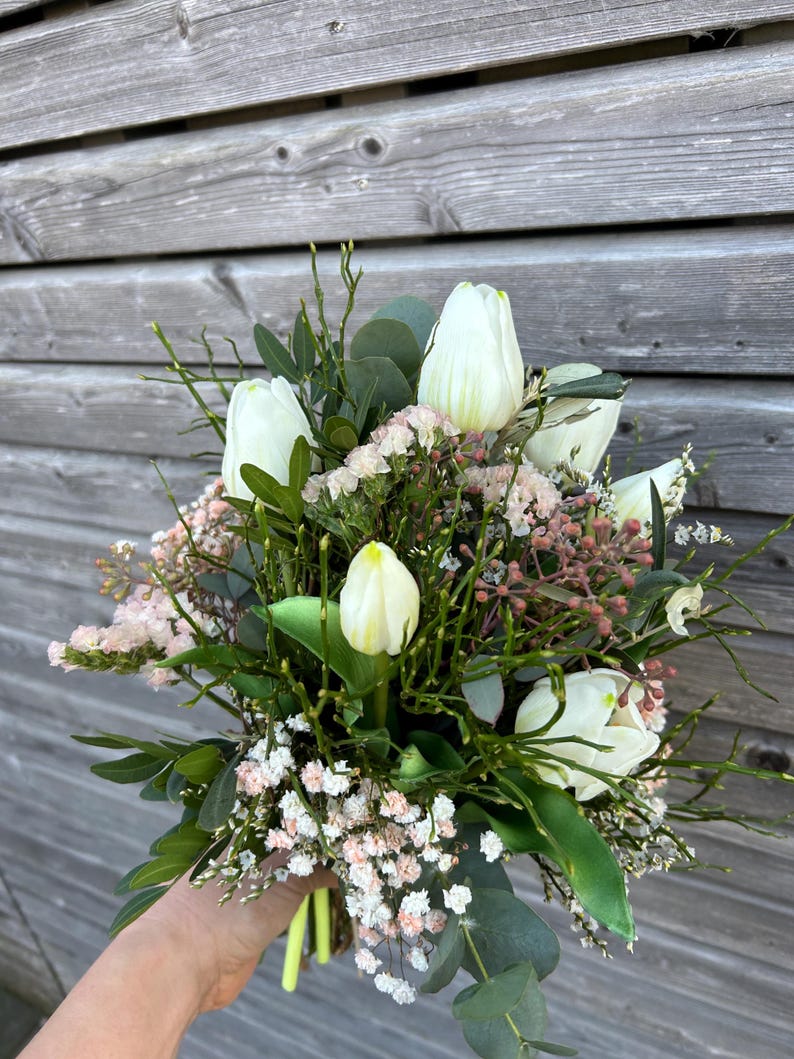 Long-lasting spring bouquet with artificial tulips and eucalyptus – long-lasting tulip bouquet, Easter bouquet, Easter decoration, spring decoration gift image 18