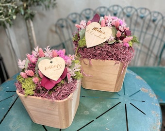 Trockenblumengesteck in einer Holzkiste, personalisiertes Geschenk Muttertag, Trockenblumengesteck im Beeren Ton, Muttertags Geschenk Blumen