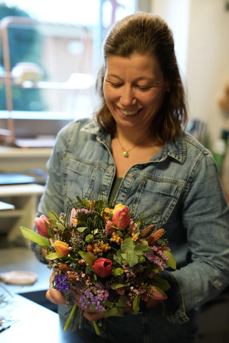 bunter Tulpenstrauß künstlich | handgebundener Trockenblumenstrauß Frühling | Frühlings Strauß ohne Wasser | Oster Strauß | Frühlingsdeko