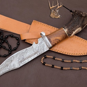 Cadeau personnalisé couteau de chasse en acier damas fait main avec manche en corne de cerf, cadeau personnalisé pour lui, cadeau personnalisé pour lui, meilleur anniversaire