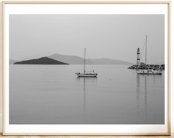 Schwarz und weiß Boot Wandkunst, schwarz und weiß Fotografie, digitaler Download, Leuchtturm Poster, ruhige Wandkunst, nautische Druck, druckbare Kunst