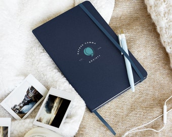 Oxford Comma Society hardbound notitieboek -- marineblauw, zwart | Dagboek met lintmarker | Blanco notitieboekje