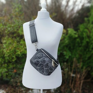 Einzigartige Crossbody Sling Bag für Frauen Elegante Vegan Leder Lustige Packung mit Gitarrengurt, gestickte kleine Geldbörse, Geschenkidee für Sie