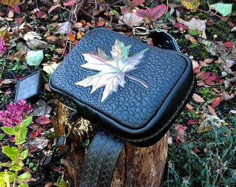 Dkny black 2025 sling bag