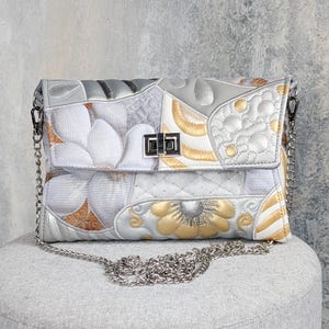Pochette OOAK avec chaîne, petit sac à main végétalien floral, pochette enveloppe unique pour une occasion spéciale, sac de soirée pour fête de mariage