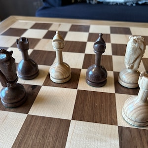 Dublin Pattern 2 Chess Set image 4