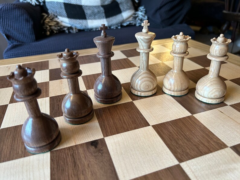 Dublin Pattern 2 Chess Set image 3