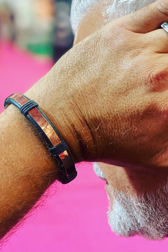 Copper bracelet and natural pain magnet - image 1