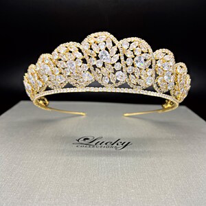 Bridal Crown, Quinceanera Tiara, Short Tiara, Swarovski Crystal Crown for Bride, Corona de Boda, Tiara Crown Quine, Corona de 15 Anos