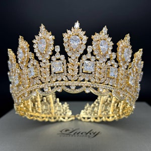 TALL FULL CIRCLE Round Tiara, Royalty Cubic Zirconia Bridal Crown, Quinceanera Corona,  Crystal Shine
