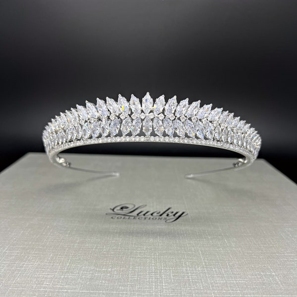 Bridal Tiara, Wedding Tiara, Small Tiara, Swarovski Crystal Tiara, Crystal Wedding Tiara, Silver Tiara, Crystal Crown, Short Crown