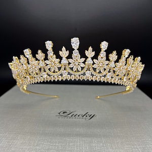 Tiara for Wedding, Bride Crown, Quince Corona, Swarovski Headpiece, Wedding Tiara for Brides, Pageant Crown, Bridal Tiara, Quinceanera Crown