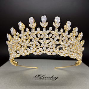 Quinceanera Tiara, Zirconia  Corona, Crystal Swarovski Wedding Headpiece, Prom Tiara, Pageant Crown, Headpiece for Bride, Bridal Crown