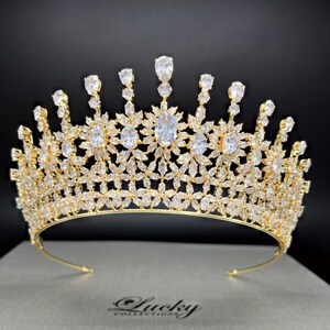 QUEEN Bridal Crown, Quinceanera Corona, Tall  Crown, Tall Corona Crystal, Swarovski Tiara for Quince, Wedding Tiara, Bridal Headpiece
